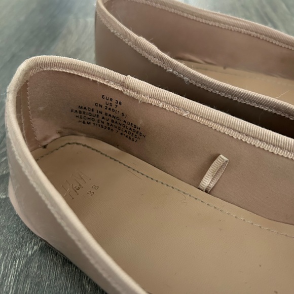 H&M Women’s nude ballet flats - Picture 2 of 2